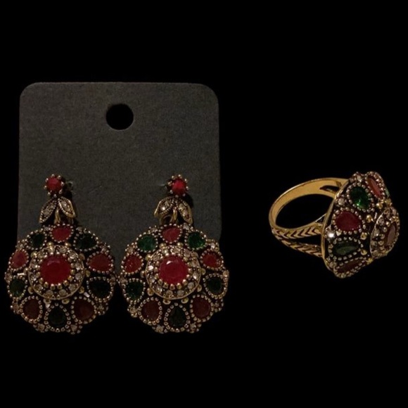 Elegant Gold and Red Jewelry Set - Picture 2 of 7